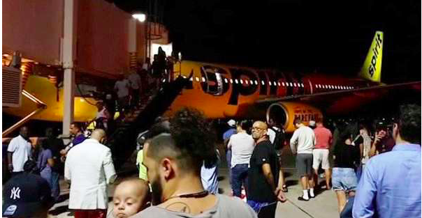 Aterriza de emergencia vuelo de NYC a Florida por olor nauseabundo